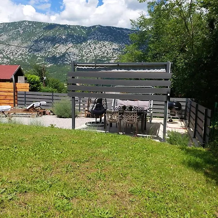 House Paola アパート *