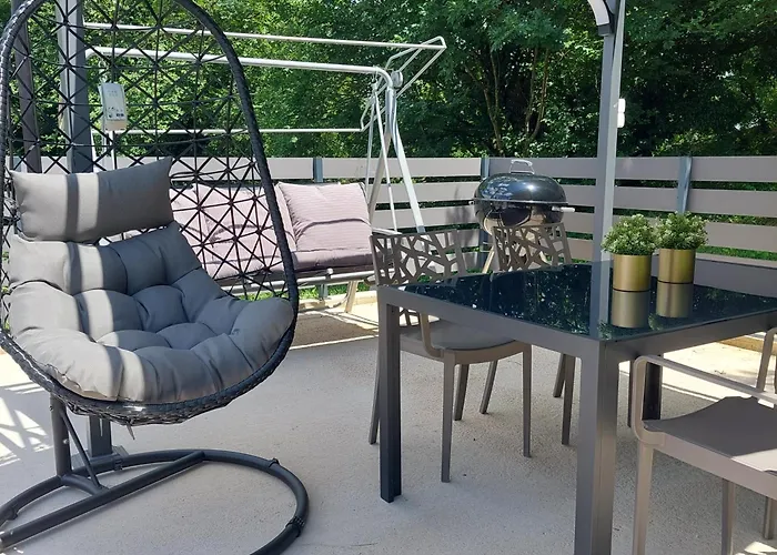 House Paola アパート *